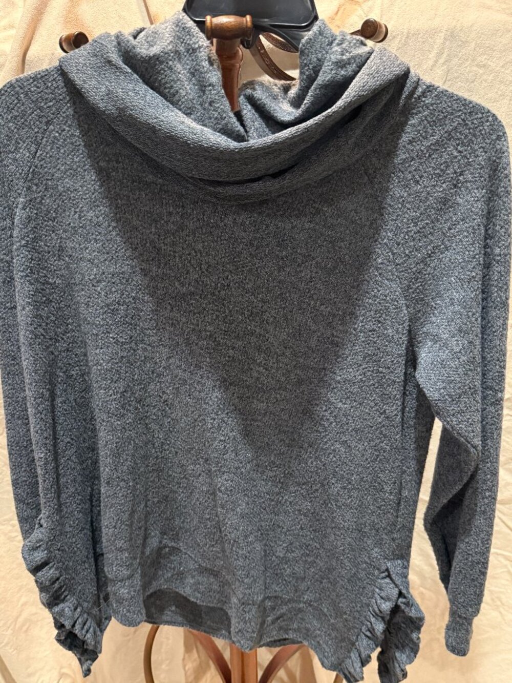 Cupio gray sweater with ruffle sides